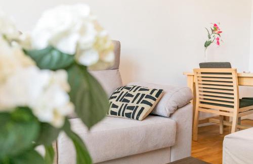 Faubourg Sud Apartamento | Appartement Climatisé 7mn Centre Ville 95M2 4 Adultes Bébé Garage Sous sol Arrivée Autonome