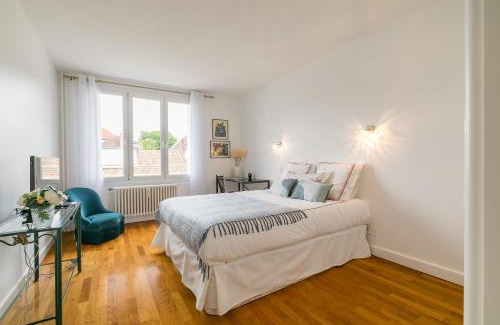 Faubourg Sud Apartamento | Appartement Climatisé 7mn Centre Ville 95M2 4 Adultes Bébé Garage Sous sol Arrivée Autonome