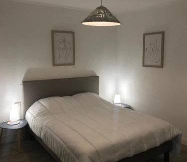 Barjac Apartamento | Appartement climatisé Barjac centre ville