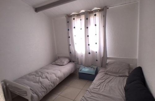 Leucate Apartamento | Appartement climatisé pour 6 à Port Leucate, proche plage, parking privé, tout équipé, refait à neuf - FR-1-81-428