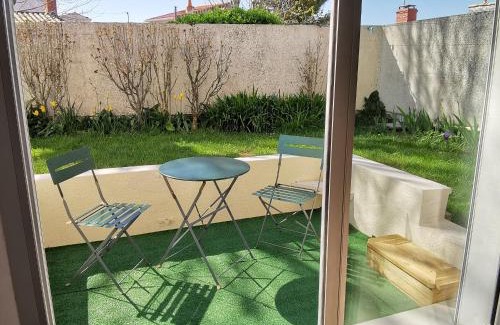 La Tranche-sur-Mer Apartamento | Appartement cosy pour 2, centre-ville, proche plage, parking privé - FR-1-357-334