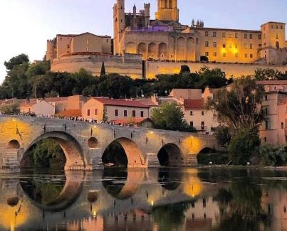 Beziers City Centre Apartamento | Appartement Cocooning Béziers Cœur historique, charme et confort noté 10