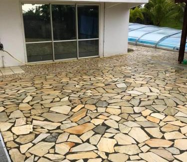 Sainte-Rose Apartamento | Appartement confort à Sainte-Rose avec piscine partagée