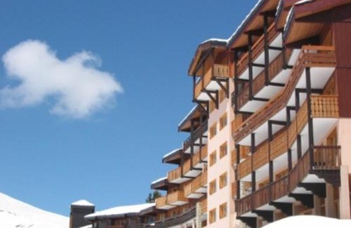 Belle Plagne Apartamento | Appartement confortable skis aux pieds, balcon, animaux admis, Belle Plagne - FR-1-181-1182