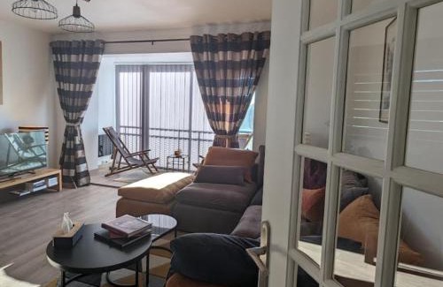 Epinal Apartamento | Appartement confortable à Épinal, 2 chambres, wifi, parking, petit chien accepté - FR-1-589-766