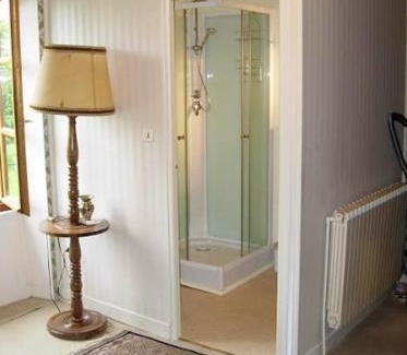 Chataigneraie Cantalienne Apartamento | Appartement confortable au cœur de Vitrac - 40 m² - Vue sur jardin