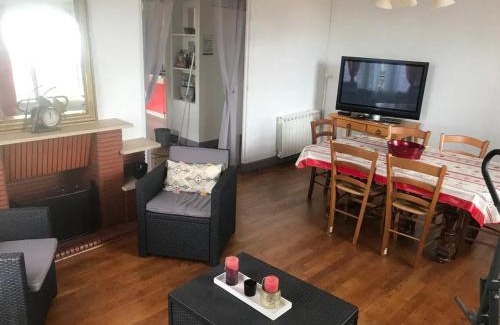 Objat Apartamento | Appartement confortable avec jardin à Objat, 120 m²