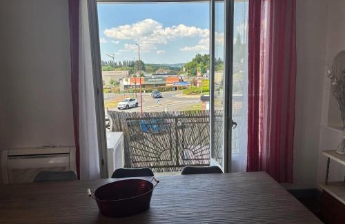 Objat Apartamento | Appartement confortable avec jardin à Objat, 120 m²