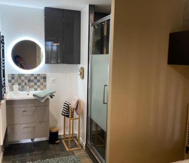Balaruc-les-Bains Apartamento | Appartement cosy avec piscine