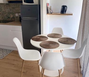 Balaruc-les-Bains Apartamento | Appartement cosy avec piscine