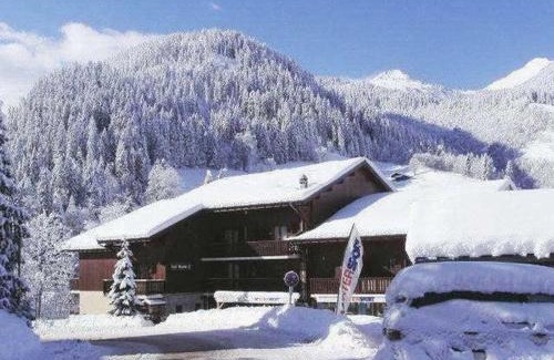 Areches Apartamento | Appartement cosy à Arêches, 50m des pistes, terrasse ouest et piscine l'été - FR-1-342-249