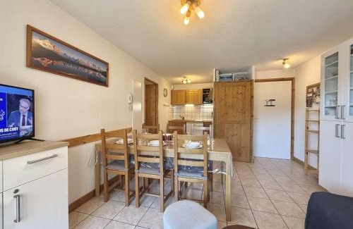 Flumet Apartamento | Appartement cosy à Flumet, 3 chambres, balcon sud, Wi-Fi, parking, près des pistes et navettes gratuites - FR-1-595-61