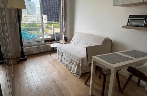 Puteaux Apartamento | Appartement cosy à Paris en métro -balcon & wifi