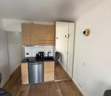 Puteaux Apartamento | Appartement cosy à Paris en métro -balcon & wifi
