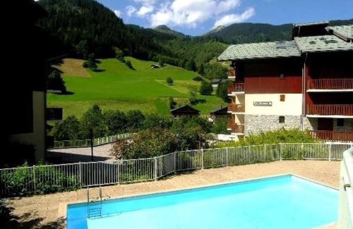 Areches Apartamento | Appartement cosy 2 étoiles avec balcon et piscine – Idéal pour 4/5 pers. proche station de ski - FR-1-342-250