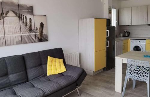 Marseillan Apartamento | Appartement cosy 2 pièces cabine, terrasse, WIFI, parking privé, proche plage à Marseillan - FR-1-326-516
