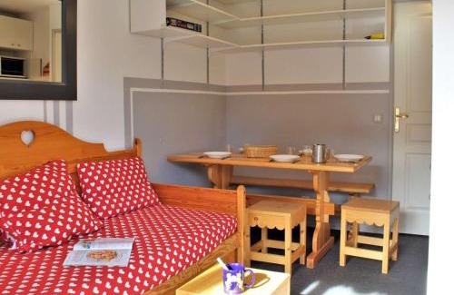 Risoul Apartamento | Appartement Cosy 2 Pièces, 6 Couchages, Proche Pistes et Commerces, Balcon Sud-Ouest, Risoul 1850 - FR-1-330-224