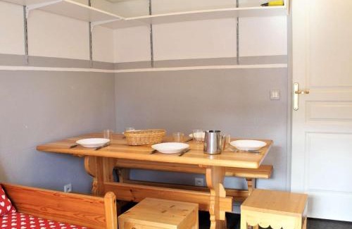 Risoul Apartamento | Appartement Cosy 2 Pièces, 6 Couchages, Proche Pistes et Commerces, Balcon Sud-Ouest, Risoul 1850 - FR-1-330-224