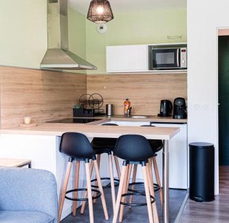 Equemauville Apartamento | Appartement cosy 5 mins Honfleur piscine terrasse