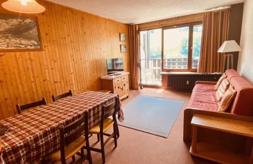 La Clusaz Apartamento | Appartement cosy 5 pers avec balcon, proche du centre aquatique et des pistes - La Clusaz - FR-1-459-104