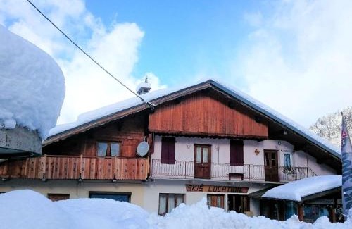Areches Apartamento | Appartement cosy 6 pers. avec balcon au village, proche parking et local à skis - FR-1-342-291