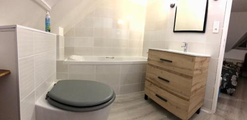 Bernay Apartamento | Appartement Cosy 600m Gare - étage 3 - balcon et calme - TV - wifi