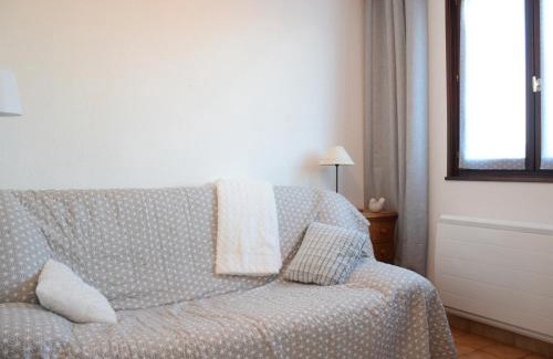 Evian-les-Bains Apartamento | Appartement cosy au calme avec terrasse, parking, et internet à Évian - FR-1-498-15