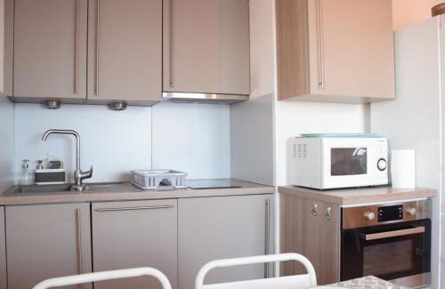 Evian-les-Bains Apartamento | Appartement cosy au calme avec terrasse, parking, et internet à Évian - FR-1-498-15