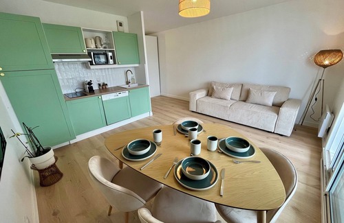 Plougonvelin Apartamento | Appartement cosy avec vue mer depuis la terrasse, piscine et sauna.