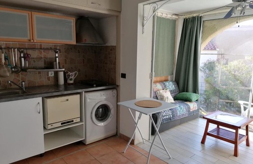 Marine de Saint Ambroggio Apartamento | Appartement cosy a Lumio de 30 m² avec jardin
