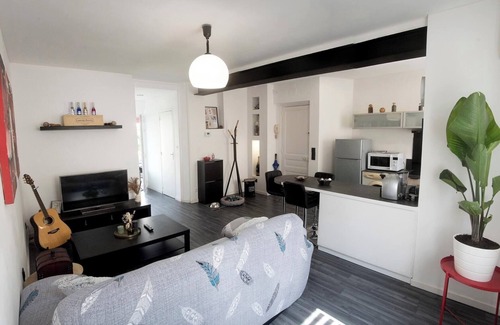 Barbatre Apartamento | Appartement Cosy au Coeur des Maisons de Champagne Avec Jardin Privé de 110m2