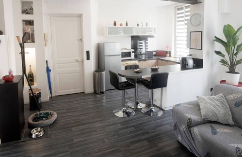 Barbatre Apartamento | Appartement Cosy au Coeur des Maisons de Champagne Avec Jardin Privé de 110m2