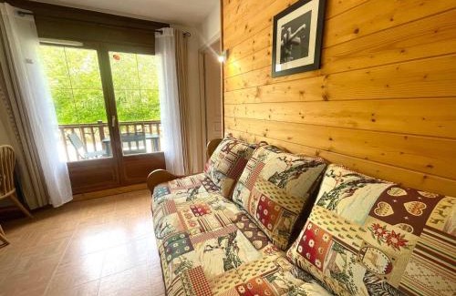 Flumet Apartamento | Appartement cosy au pied des pistes avec piscine, balcon et parking privé - FR-1-505-170