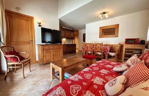 Samoens Apartamento | Appartement cosy avec balcon et parking au centre de Samoëns, proche du ski-bus - FR-1-624-158