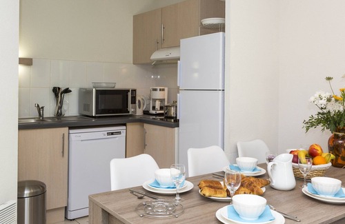 Le Tronchet Condominio | Appartement Cosy Avec Kitchenette Equipée | Wi-Fi Gratuit + Accès Piscine