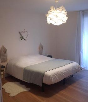 Ainay-le-Chateau Apartamento | Appartement cosy 70 m2 tout confort 4 personnes