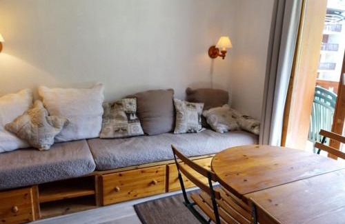 Areches Apartamento | Appartement cosy pour 4, au cœur du village, proche des pistes et avec piscine estivale - FR-1-342-173