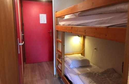 Areches Apartamento | Appartement cosy pour 4, au cœur du village, proche des pistes et avec piscine estivale - FR-1-342-173