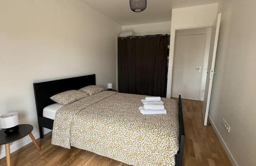 Rosny-sous-Bois Apartamento | Appartement Cosy et calme - face à la gare Rosny-sous-Bois - 20mn de Paris et Disneyland