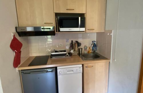 La Tour-dʼAuvergne Apartamento | Appartement cosy pour 4 pers. avec balcon - FR-1-814-155