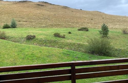 La Tour-dʼAuvergne Apartamento | Appartement cosy pour 4 pers. avec balcon - FR-1-814-155