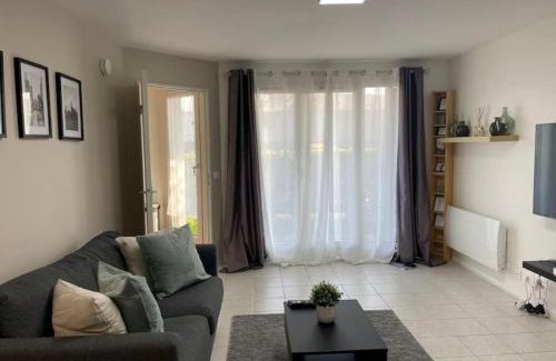 Le Bourget Apartamento | Appartement Cosy Proche de Paris-Wi-FI