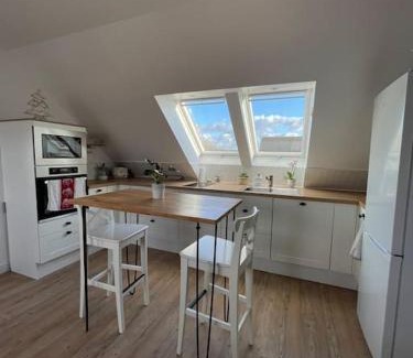 Lion-sur-Mer Apartamento | Appartement cosy sous les toits