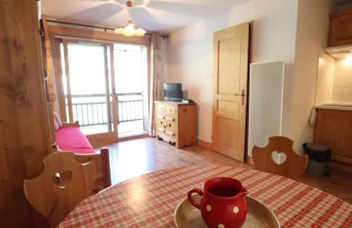 Areches Apartamento | Appartement cosy T3 proche village et pistes pour 4 pers, équipé, casier à skis, ascenseur - FR-1-342-281