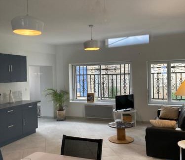 Saint-Astier Apartamento | Appartement cour ancienne abbaye