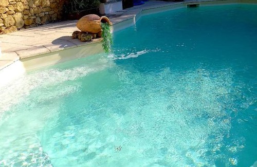 Salon-de-Provence Apartamento | Appartement d'une chambre avec piscine partagee jacuzzi et jardin clos a Salon de Provence