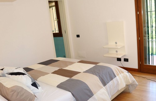 Cogoleto Apartamento | Appartement Dans un Terrain de Golf, 5 min de la mer en Voiture, Parking Gratuit