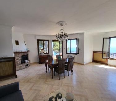 Beausoleil Apartamento | Appartement dans villa provençale avec terrain de boules vue imprenable sur monaco
