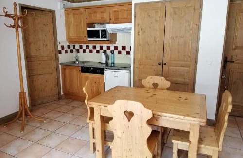 Prapoutel Apartamento | Appartement de 2 pièces au pied des pistes avec parking privé - FR-1-557-25