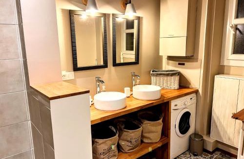 Waldeck-Sully Apartamento | Appartement de Charme de 75m², Lumineux et Calme